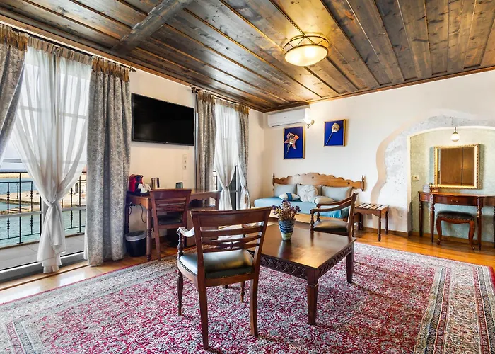 Belmondo Hotel